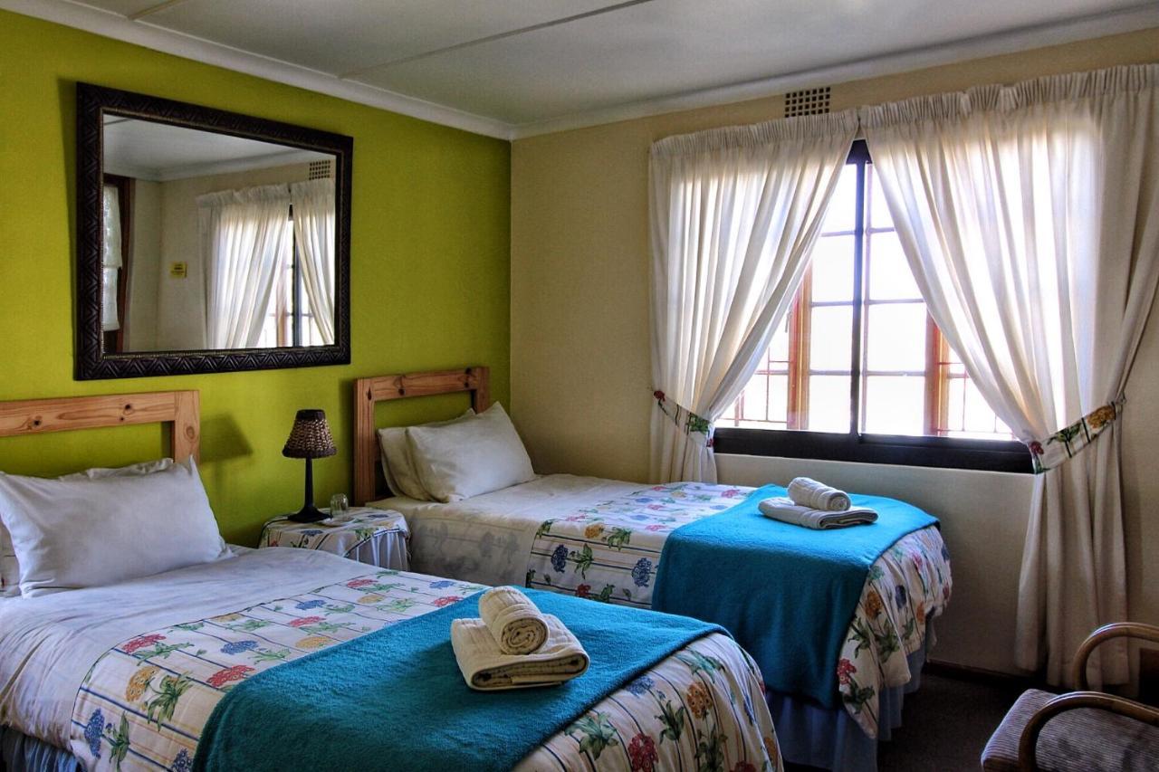 Zoete Inval Hostel Херманус Екстериор снимка