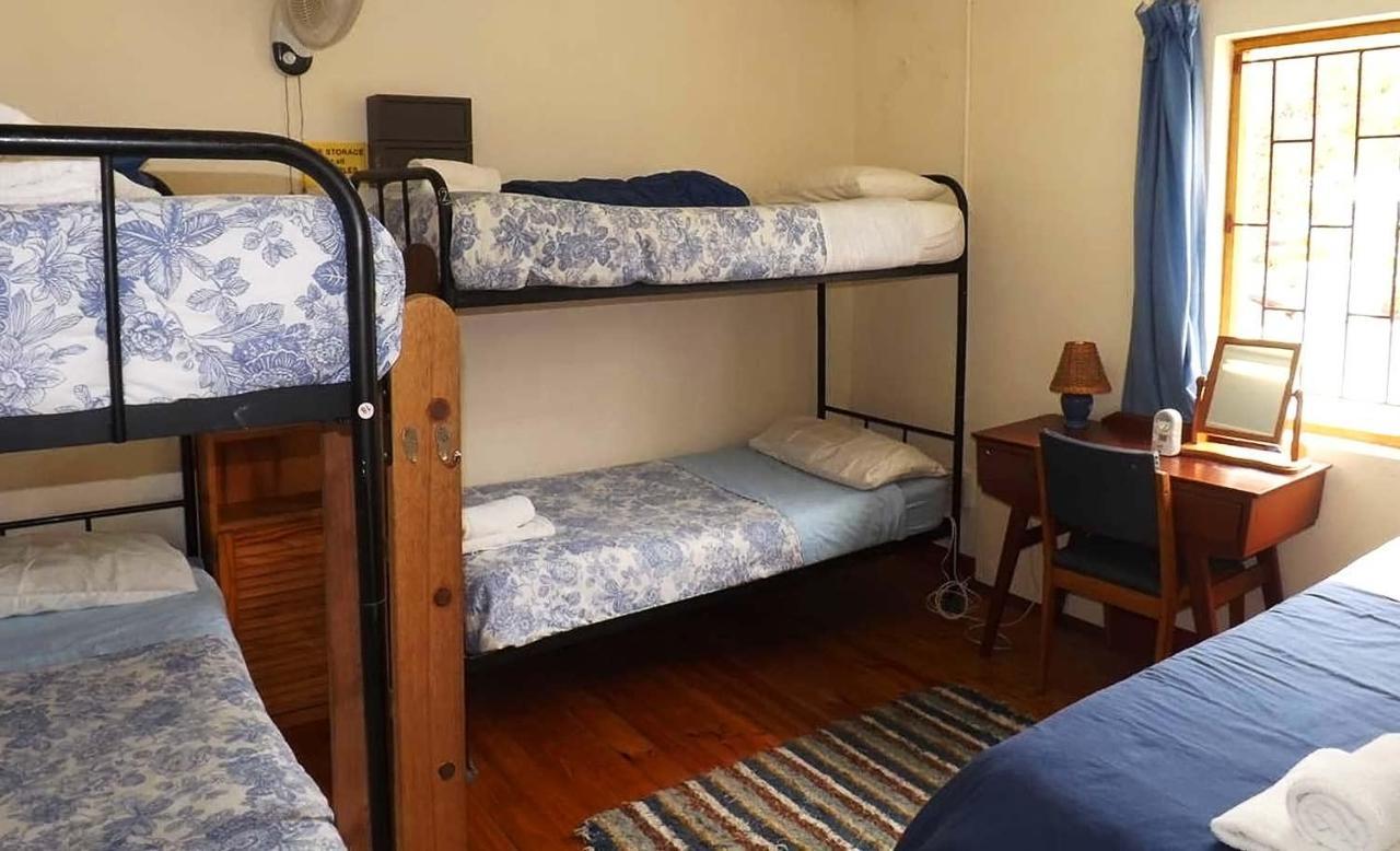 Zoete Inval Hostel Херманус Екстериор снимка