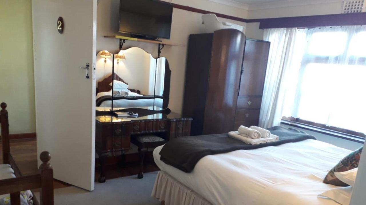 Zoete Inval Hostel Херманус Екстериор снимка