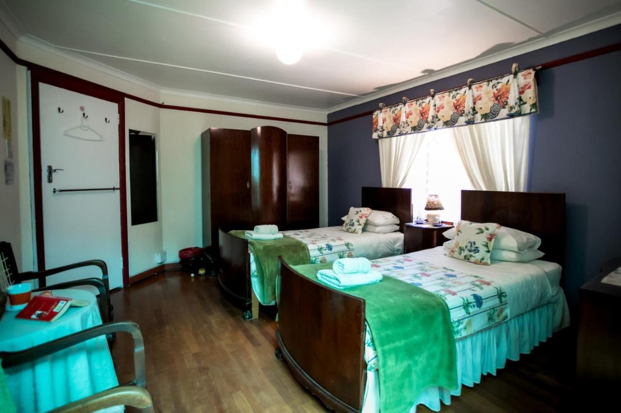 Zoete Inval Hostel Херманус Екстериор снимка