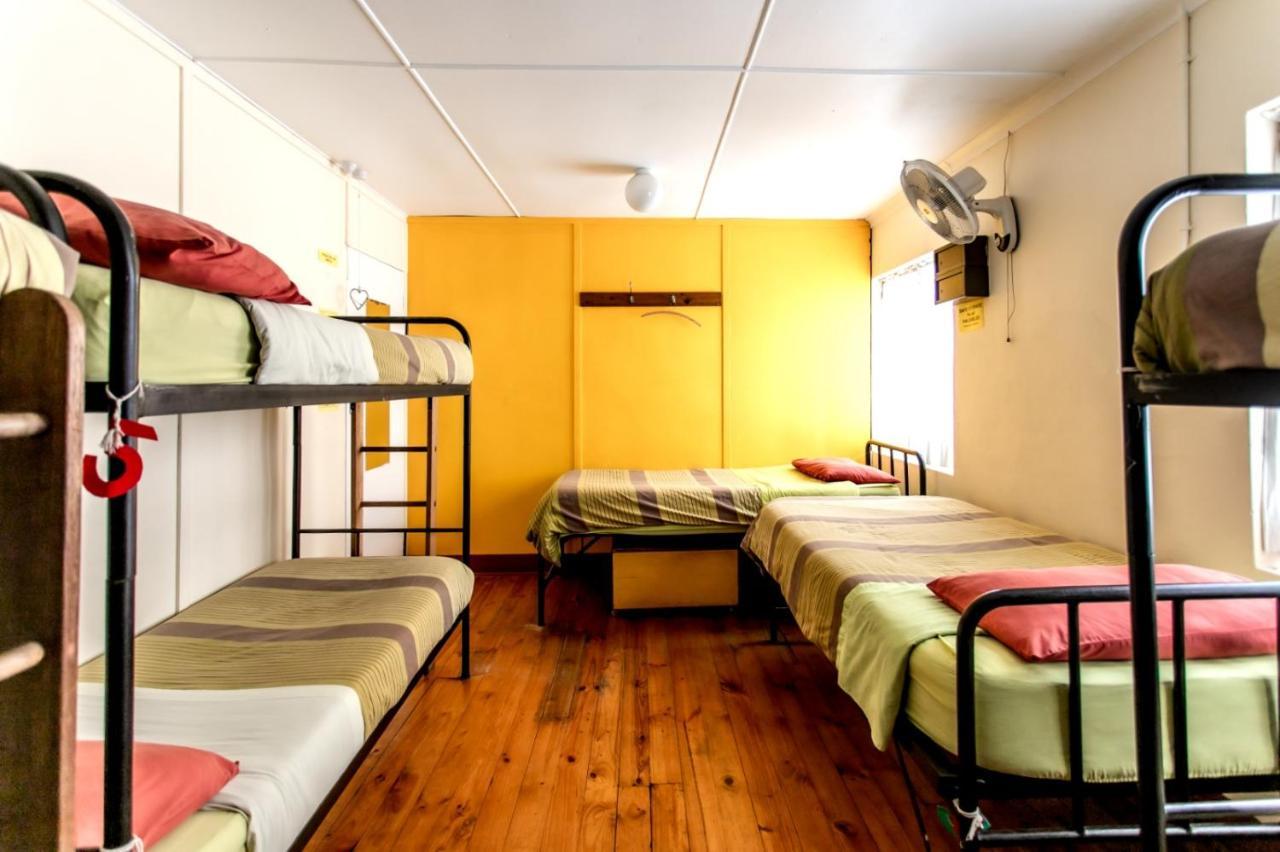 Zoete Inval Hostel Херманус Екстериор снимка