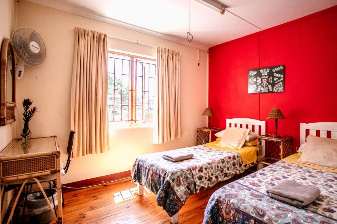 Zoete Inval Hostel Херманус Екстериор снимка